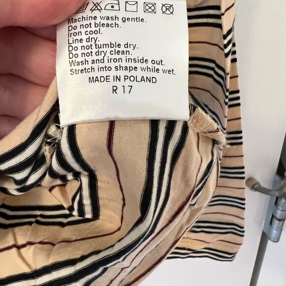 Burberry women’s long sleeve t-shirt - Picture 4 of 5